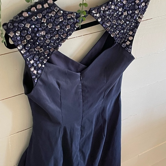 Maggie London Navy Cocktail Dress w/Jeweled Detailing on Cap Sleeves, Size 4 - Picture 8 of 10